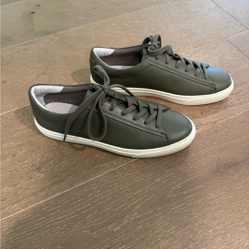 Everlane Day Sneaker Womens 8.5 Olive Green Leather Low Classic Tennis Shoe